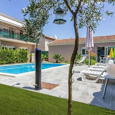 Pjacal Ii Mit Privatem Pool In * פולה